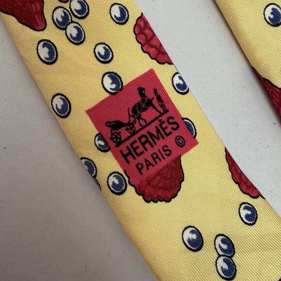 HERMÈS PARIS Silk Tie‎ Yellow Red Seashell Bubbles Pattern 7495 IA - Picture 2 of 8